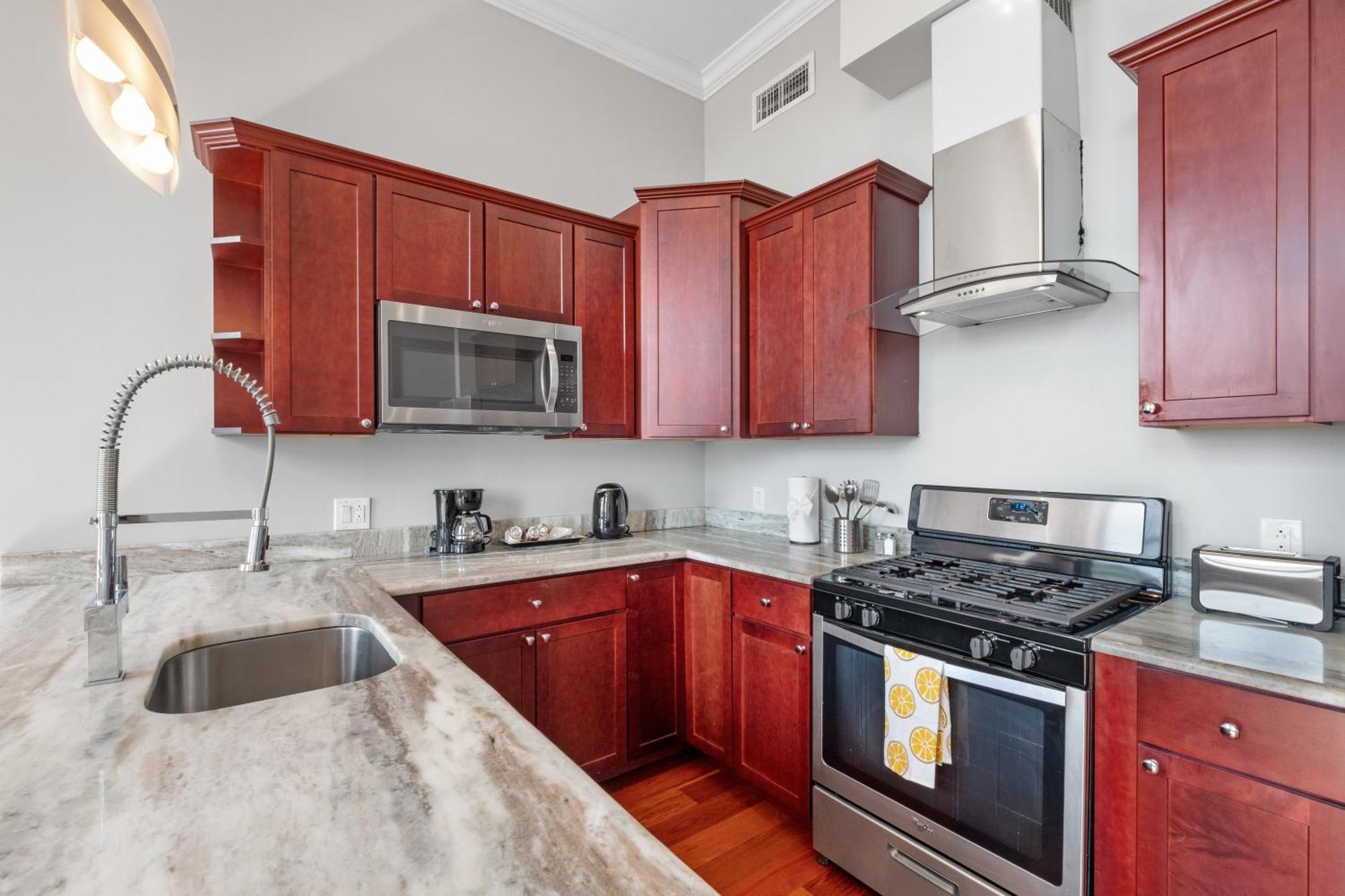 Apartment Sleek 1br W Rooftop Amenities *